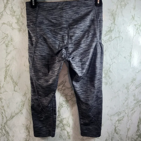FUNANI Gray Capri Leggings - Picture 7 of 13